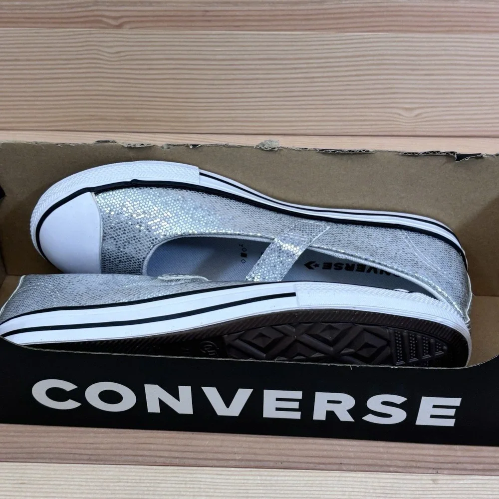 Converse Chuck Taylor All Star Youth Size 2.5 Grey/Silver  Dainty Mary Jane Ox